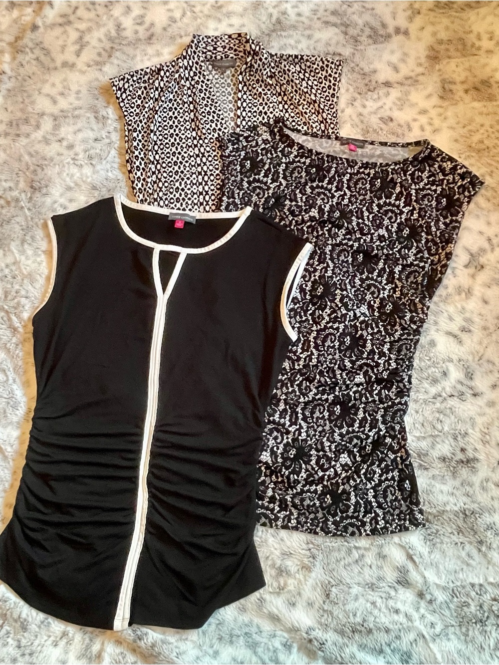 Vince Camuto Stylish Black & White Women’s Top Bundle